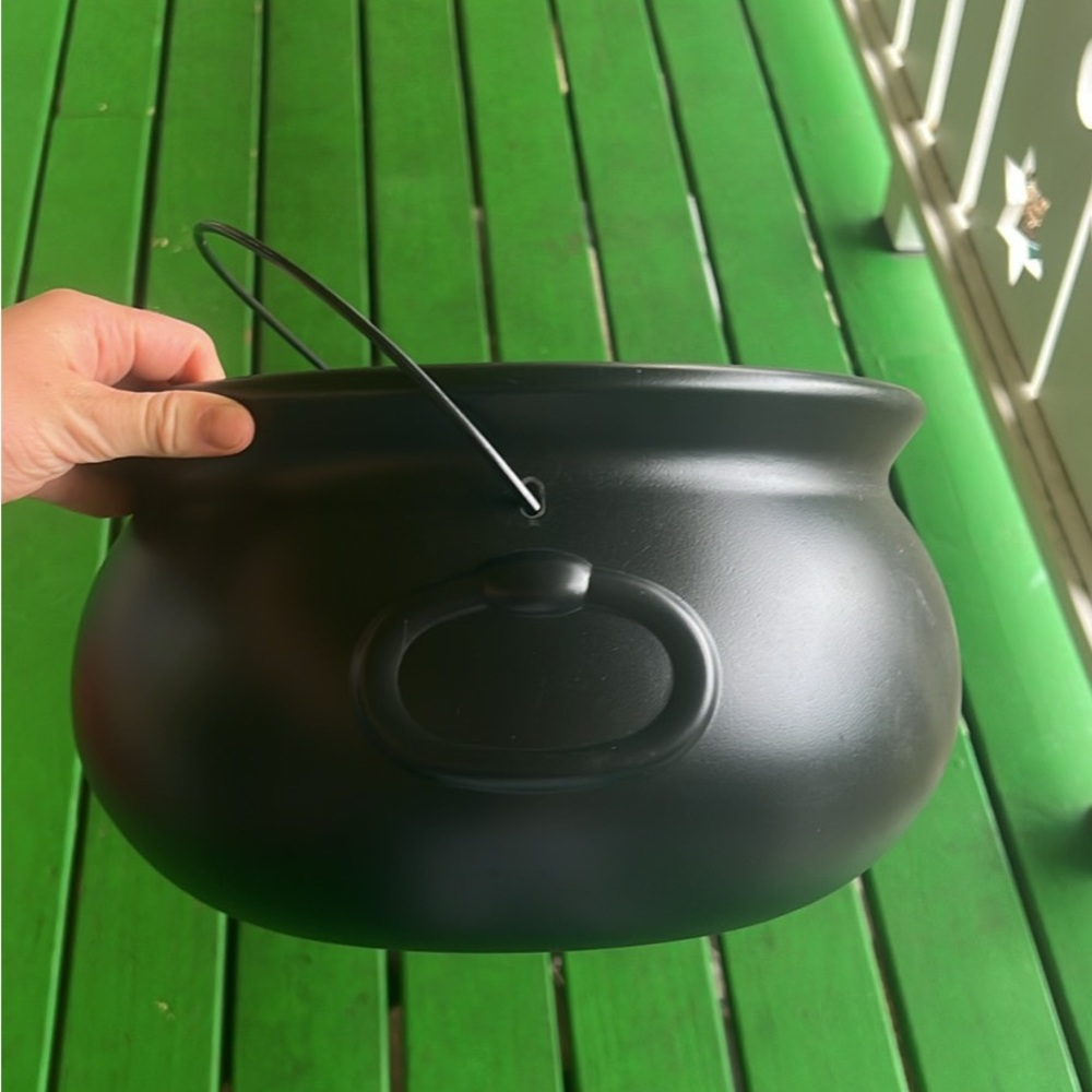 Spooky Village Large Cauldron
